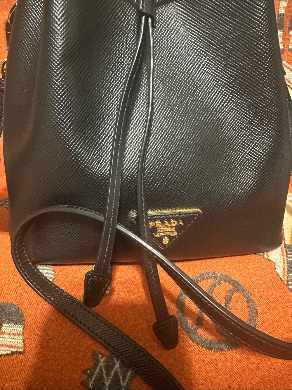 PRADA❤️🌟BLACK SAFFIANO LEATHERL BUCKET BAG WITH GOLD HARDWARE ⭐️ - Picture 2 of 15